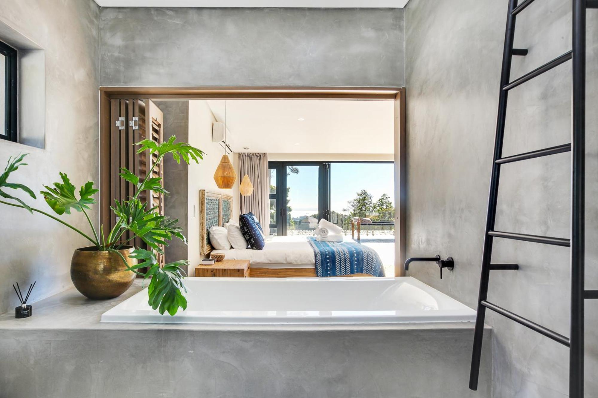 Solar-Powered Mountain Retreat With Natural Pool 케이프타운 외부 사진
